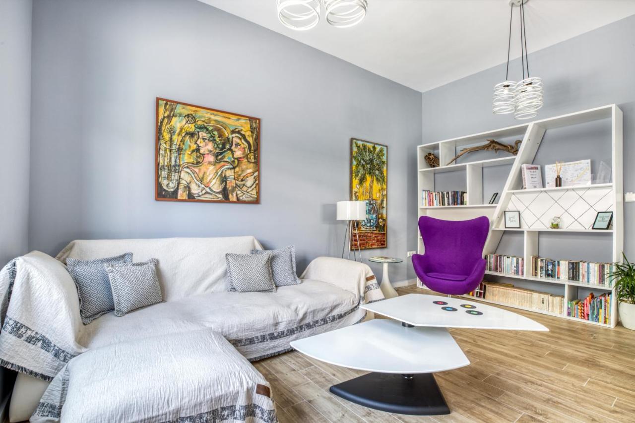 Spacious Flat With Courtyard And Private Parking! Атина Екстериор снимка