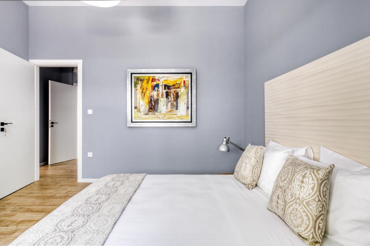 Spacious Flat With Courtyard And Private Parking! Атина Екстериор снимка