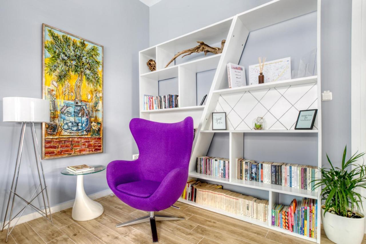 Spacious Flat With Courtyard And Private Parking! Атина Екстериор снимка