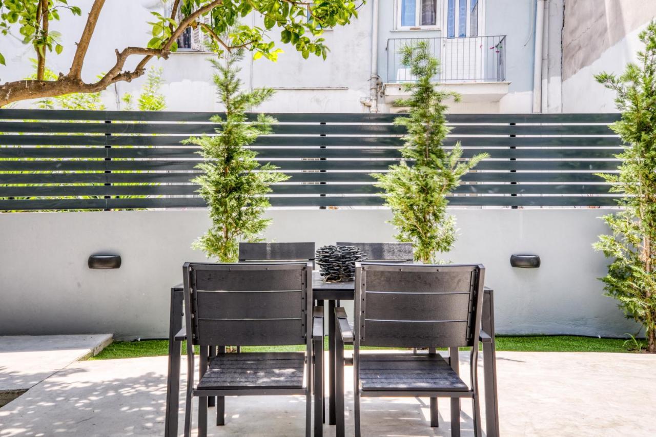 Spacious Flat With Courtyard And Private Parking! Атина Екстериор снимка