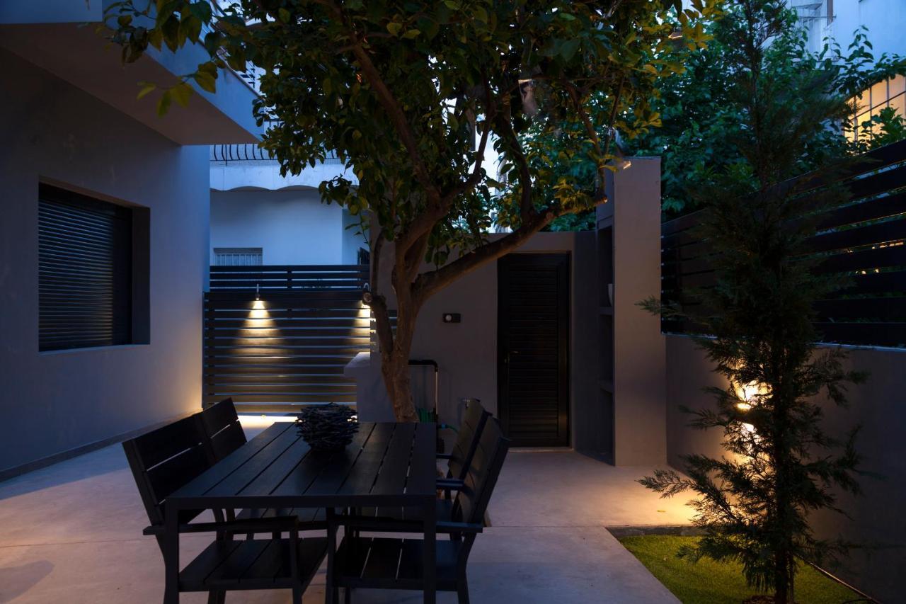 Spacious Flat With Courtyard And Private Parking! Атина Екстериор снимка